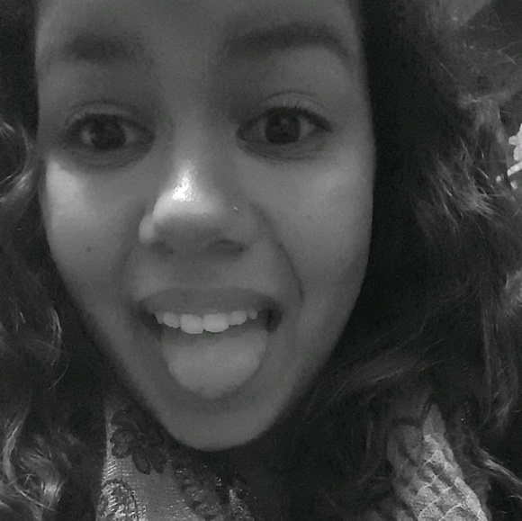 Meet your Posher, Tessa - Picture 1 of 1